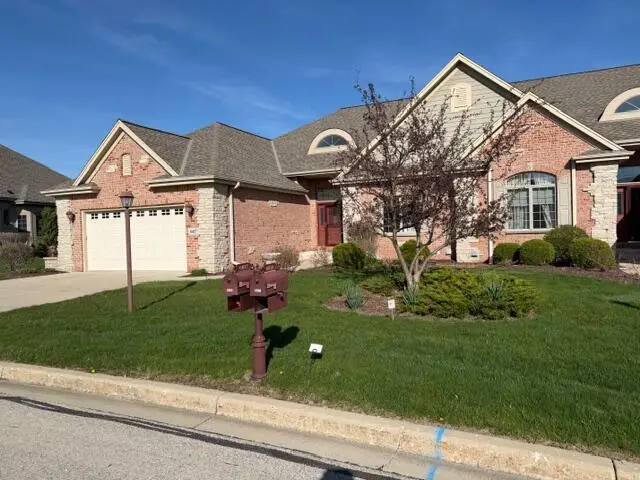 6837 W Greyhawk Ct, Franklin, WI 53132 - #3
