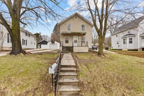 120 N Park Pl, Plymouth, WI 53073