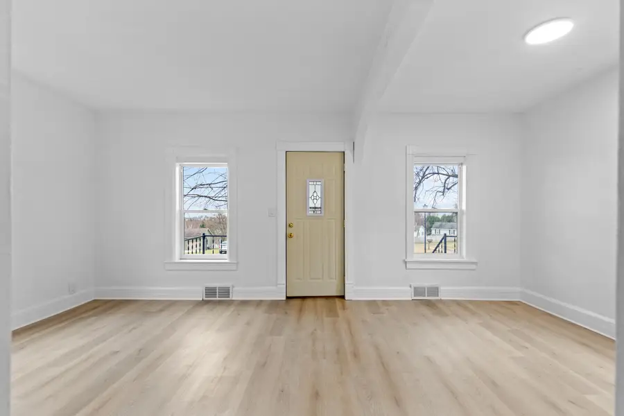 120 N Park Pl, Plymouth, WI 53073 - #2