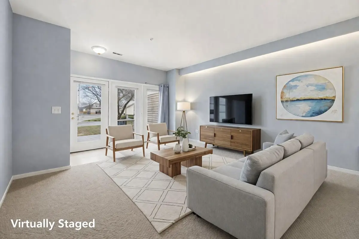 2424 Fox River Pkwy, Waukesha, WI 53189 - #1