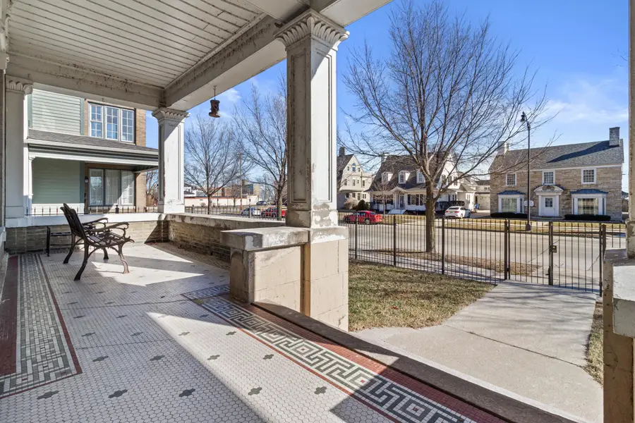 920 Main St, Racine, WI 53403 - #3