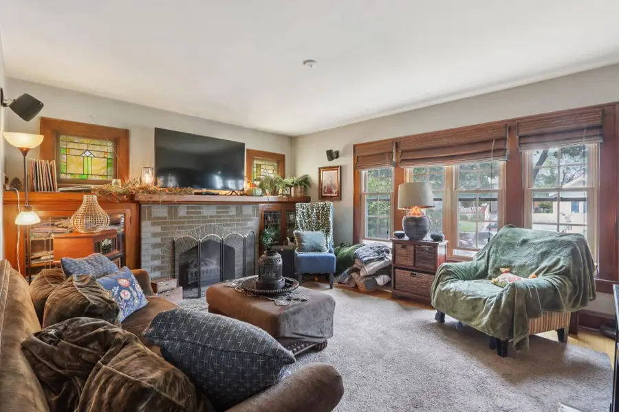 4480 N Bartlett Ave, Shorewood, WI 53211 - #3