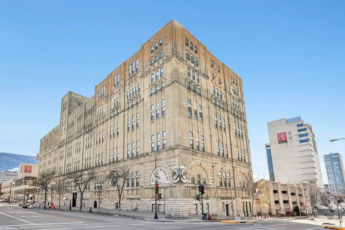 270 E Highland Ave, Milwaukee, WI 53202 - #1