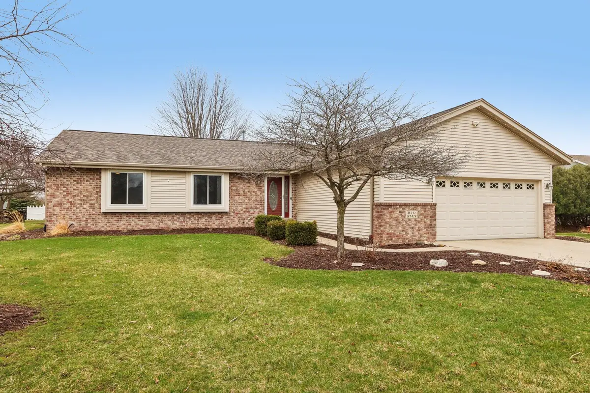 W232N7474 Highview Dr, Sussex, WI 53089 - #1