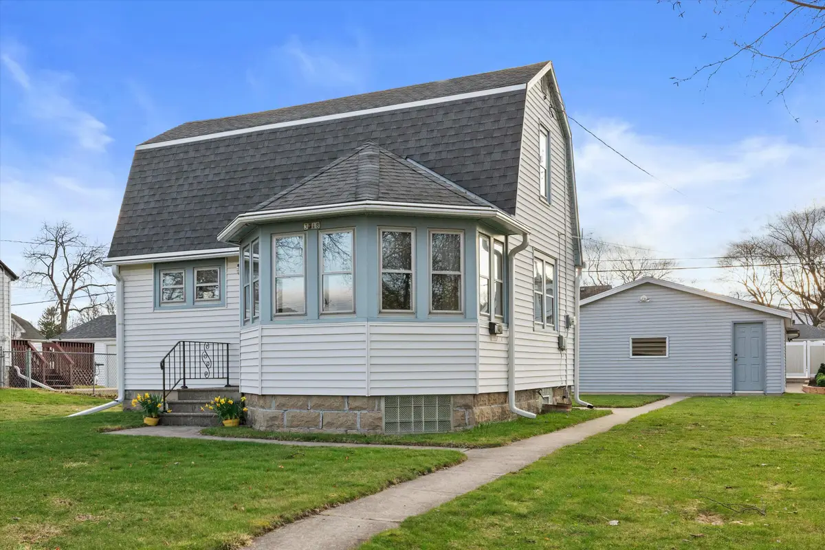 3318 S 98th St, Milwaukee, WI 53227 - #1