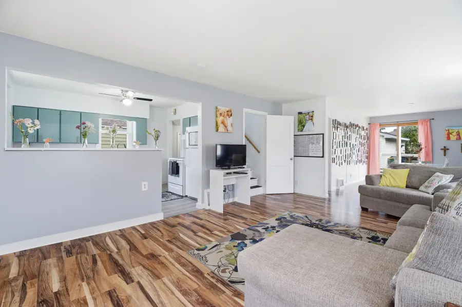 279 Vincent St, Fond Du Lac, WI 54935 - #3