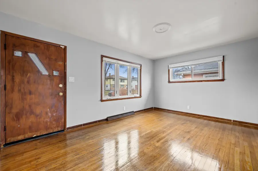 5863 N 62nd St, Milwaukee, WI 53218 - #2