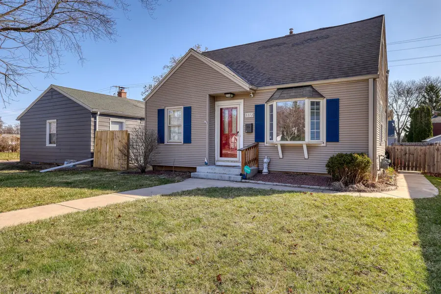 3372 N 92nd St, Milwaukee, WI 53222 - #3