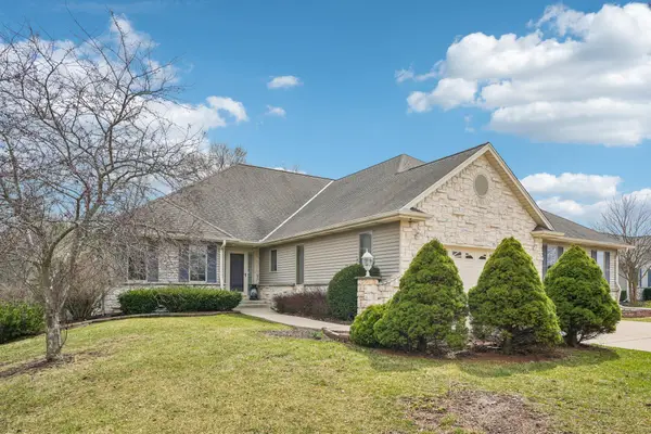 16605 W Sumerland Ct, New Berlin, WI 53151