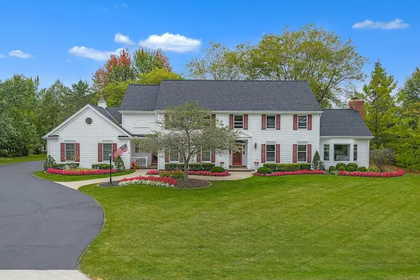 4405 W Marseilles Dr, Mequon, WI 53092