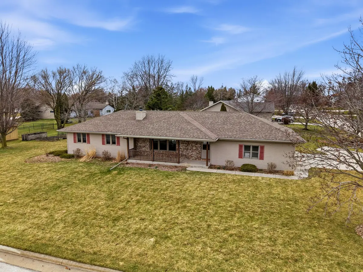 540 Cardinal Ln, Howards Grove, WI 53083 - #1