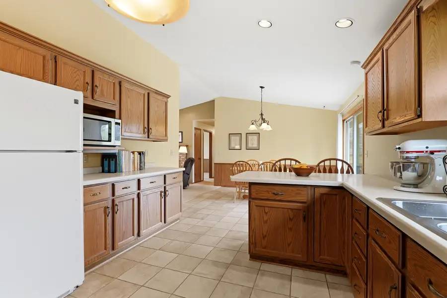 540 Cardinal Ln, Howards Grove, WI 53083 - #3