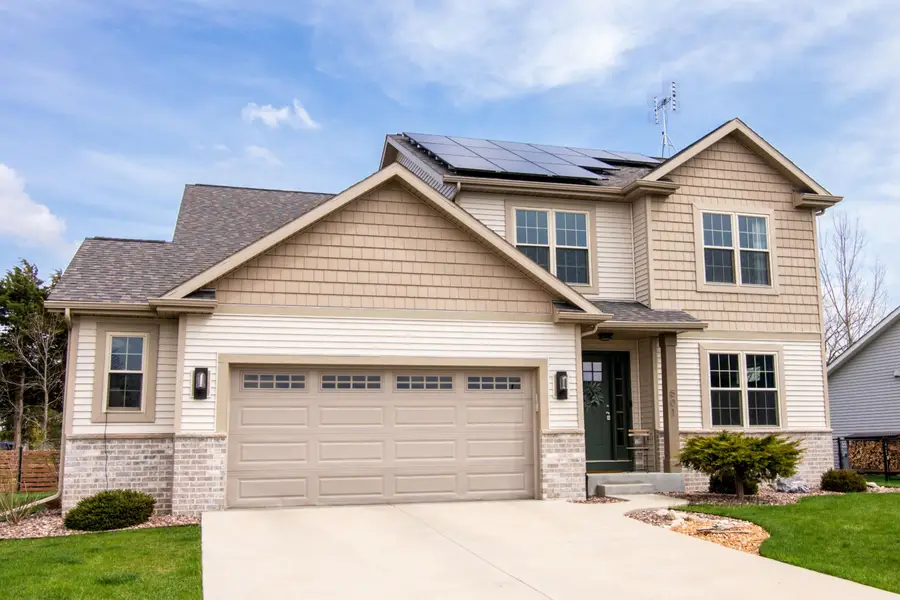 501 Pine Hollow Pl, Watertown, WI 53094 - #2