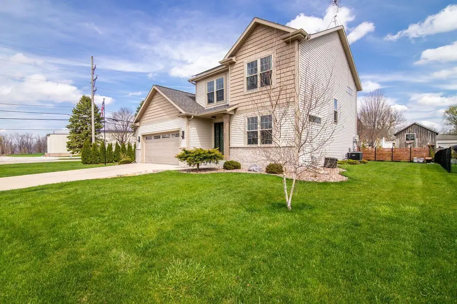 501 Pine Hollow Pl, Watertown, WI 53094 - #3