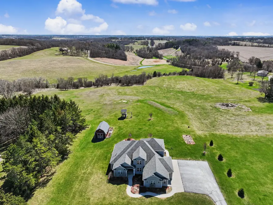 W1097 Spring Prairie Rd, Spring Prairie, WI 53105 - #2