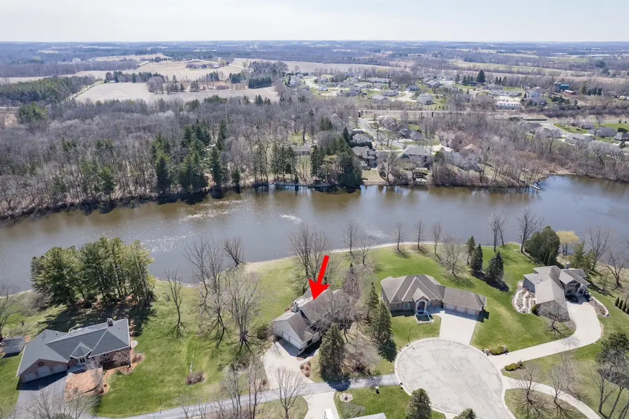 511 Clovercrest Ct, Watertown, WI 53094 - #3