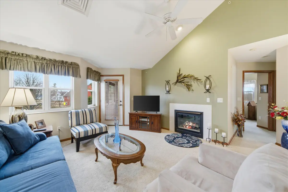 3903 Heather Valley Rd, Sheboygan, WI 53083 - #1