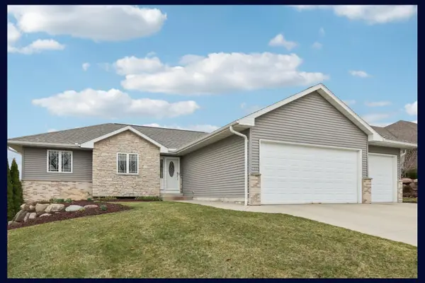 208 Steeple Ct, Johnson Creek, WI 53038