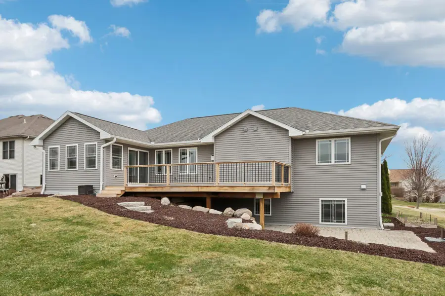 208 Steeple Ct, Johnson Creek, WI 53038 - #2