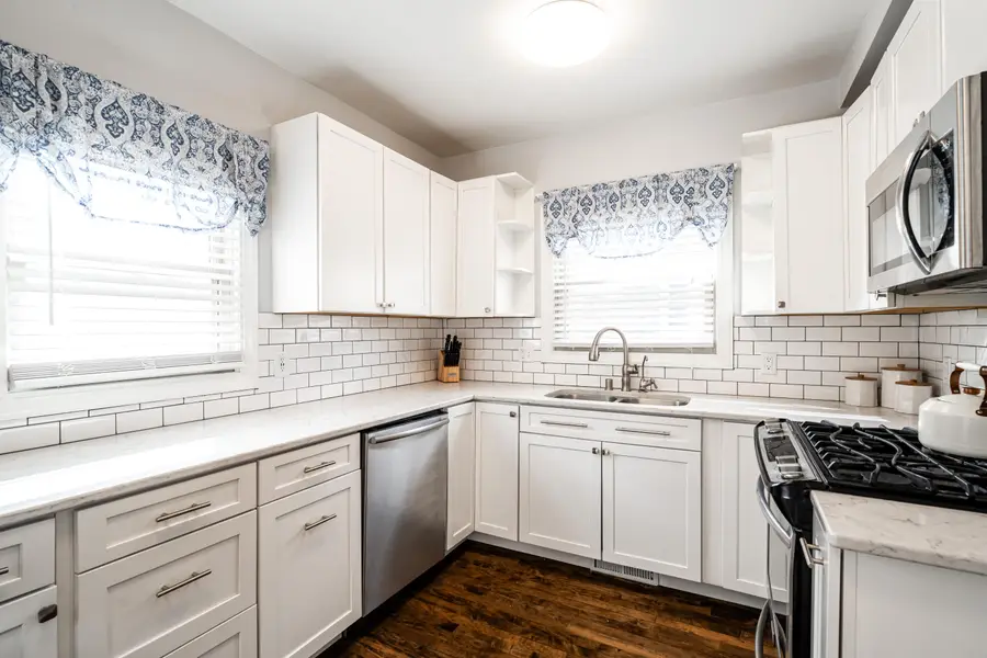 119 Columbia Ave, Waukesha, WI 53186 - #2