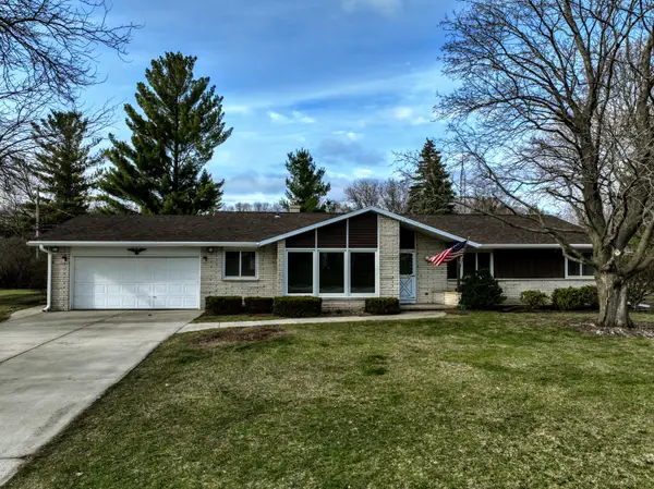 243 Hillcrest Ln, Jefferson, WI 53549
