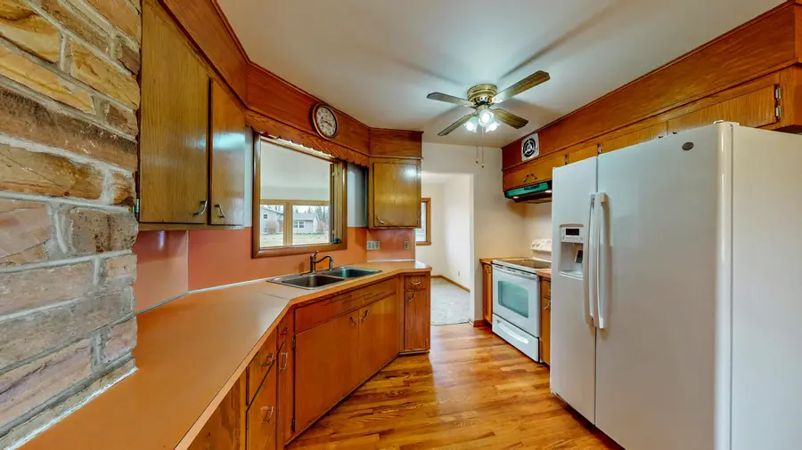 243 Hillcrest Ln, Jefferson, WI 53549 - #2