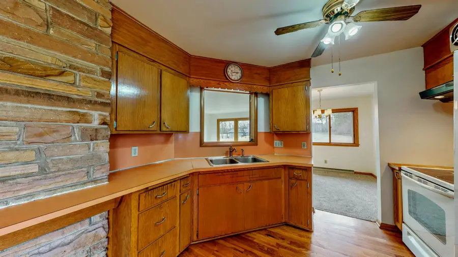 243 Hillcrest Ln, Jefferson, WI 53549 - #3