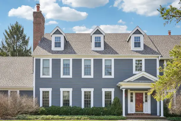 21065 Bradford Ln, Brookfield, WI 53045