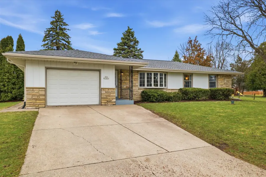 N64W15472 Sunny Dale Dr, Menomonee Falls, WI 53051 - #2