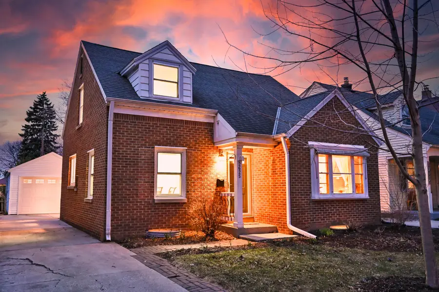 2625 N 65th St, Wauwatosa, WI 53213 - #3