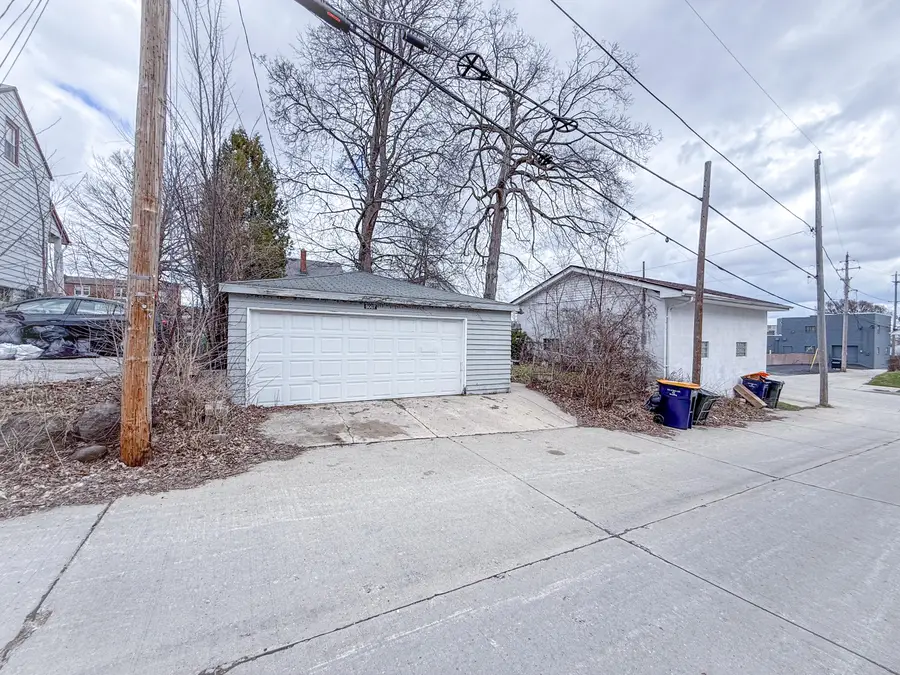 9007 W Greenfield Ave, West Allis, WI 53214 - #2