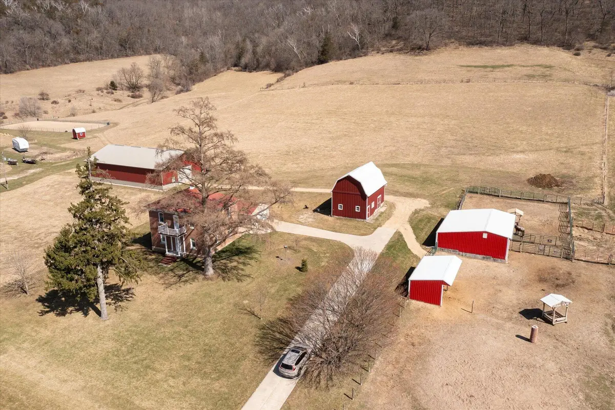 704 7th St N, Brownsville, MN 55919 - #1