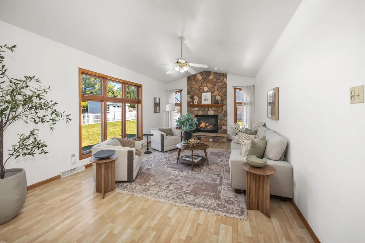 954 S Redding Cir, Belgium, WI 53004 - #1