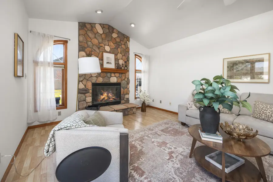 954 S Redding Cir, Belgium, WI 53004 - #3