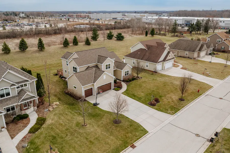 10194 S 34th St, Franklin, WI 53132 - #3