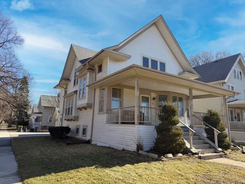 527 N Hartwell Ave, Waukesha, WI 53186 - #1
