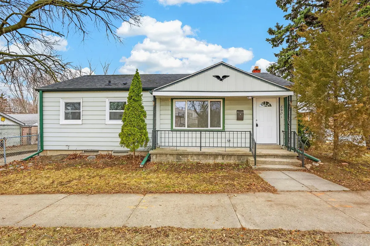 8901 W Lisbon Ave, Milwaukee, WI 53222 - #1