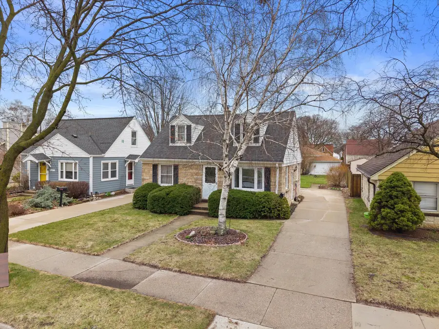 3786 S 23rd St, Milwaukee, WI 53221 - #2
