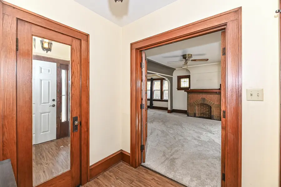 6402 Beloit Rd, West Allis, WI 53219 - #3