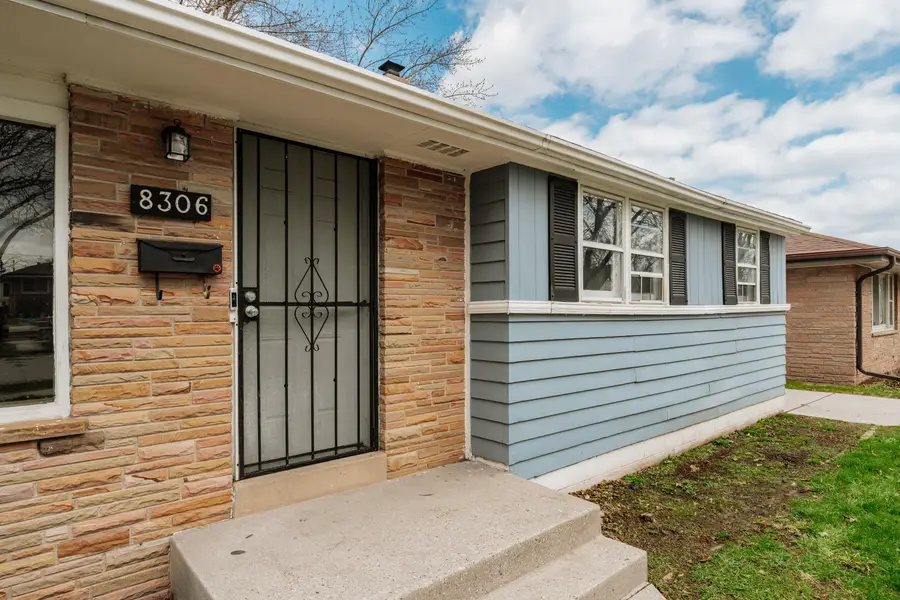 8306 W Ruby Ave, Milwaukee, WI 53218 - #3