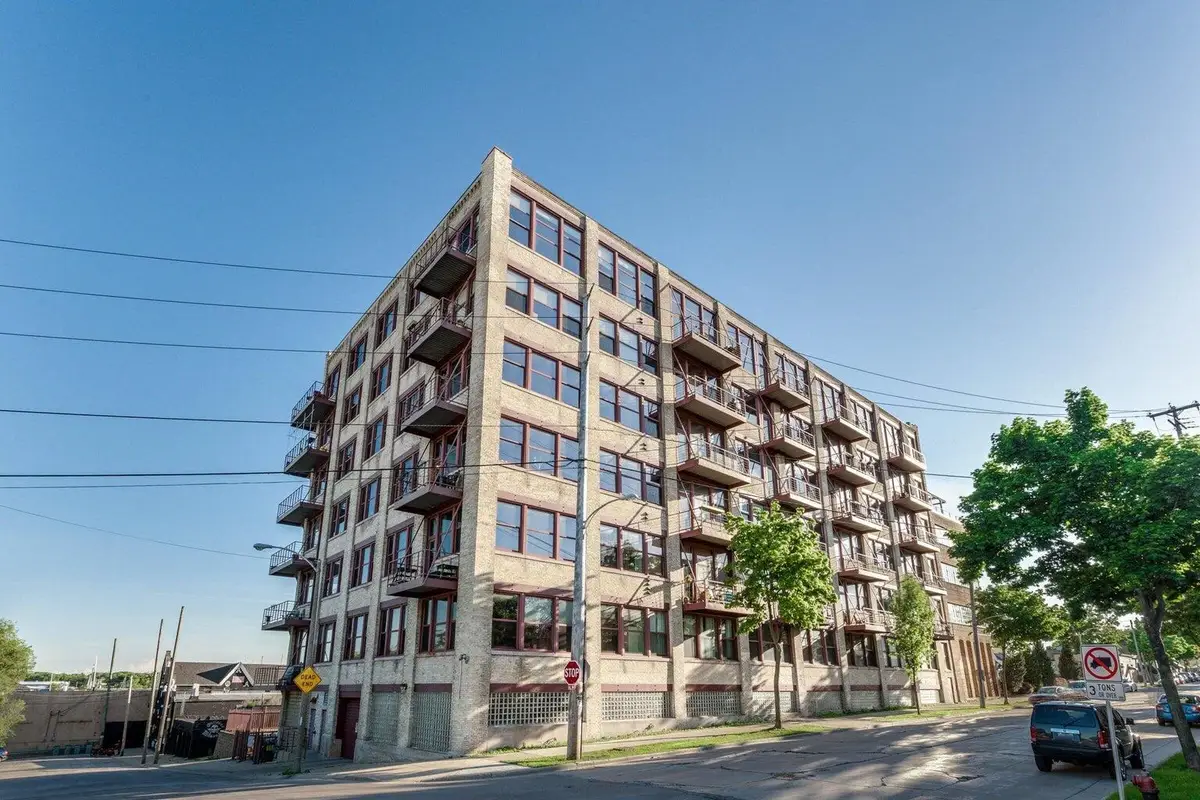 215 W Maple St, Milwaukee, WI 53204 - #1