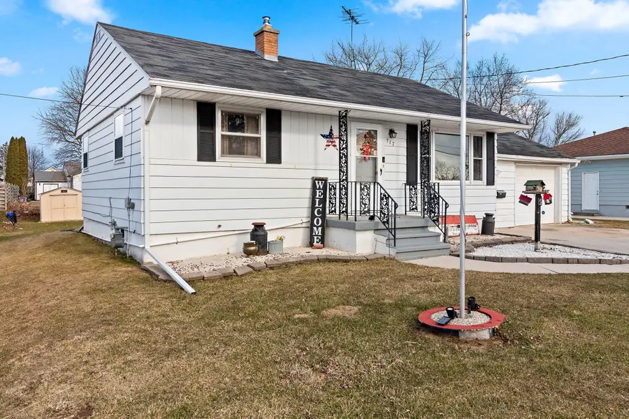 717 Buchholz St, Two Rivers, WI 54241 - #2