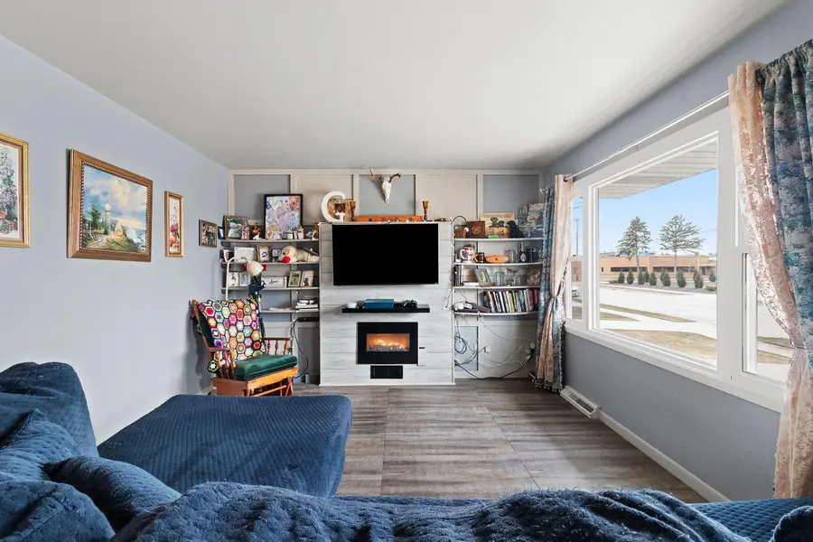 717 Buchholz St, Two Rivers, WI 54241 - #3