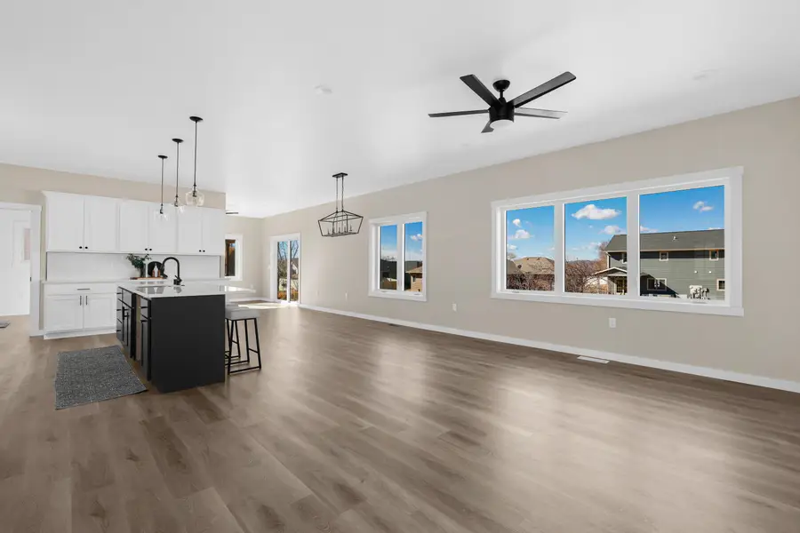 947 Clark Ln, Holmen, WI 54636 - #3