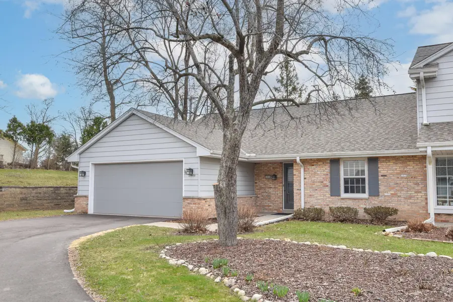 18905 Wilderness Ct, Brookfield, WI 53045 - #2