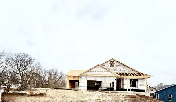 1412 Greystone Dr, Plymouth, WI 53073