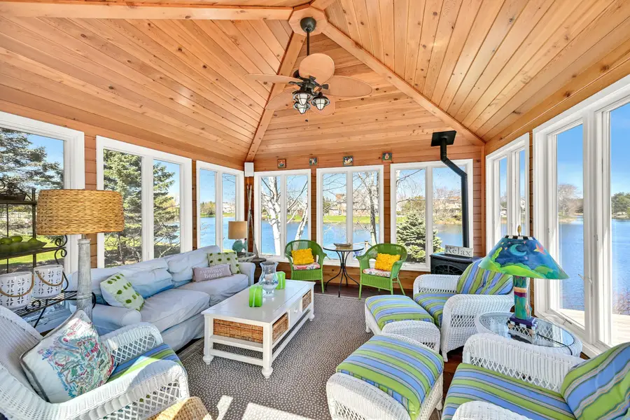 214 E Beechwood Ct, Mequon, WI 53092 - #3