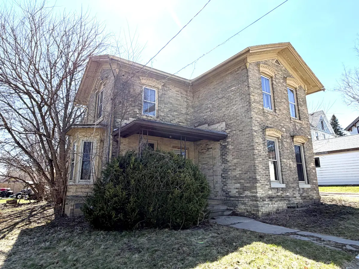 307 W Cady St, Watertown, WI 53094 - #1