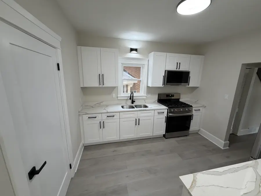 1624 Carlisle Ave, Racine, WI 53404 - #2