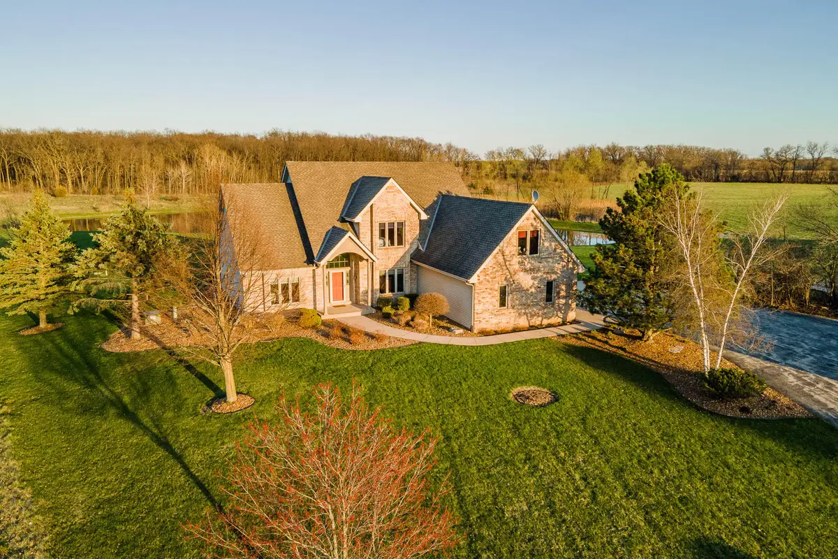 4374 108th St, Franksville, WI 53126 - #1